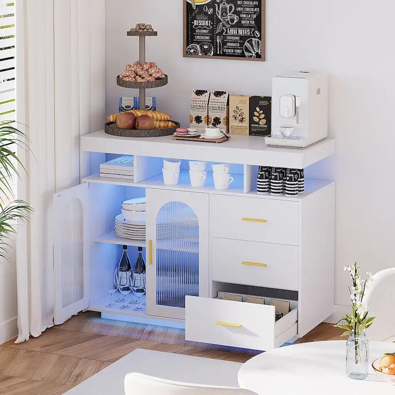 39 breite Anrichte mit LED-Beleuchtung