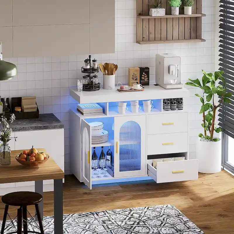 39 breite Anrichte mit LED-Beleuchtung