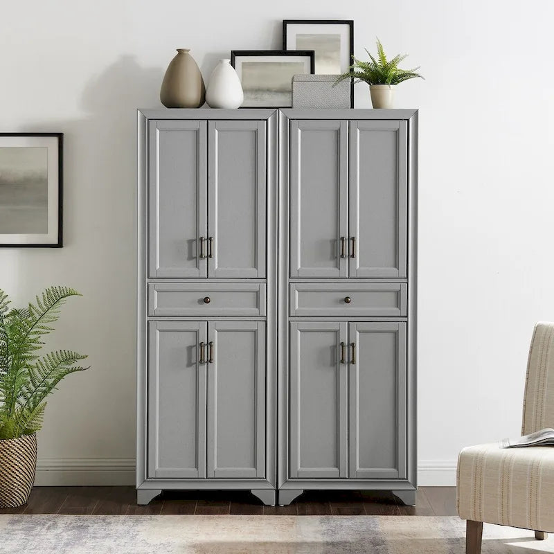 Armoire garde-manger haute grise avec tiroirs