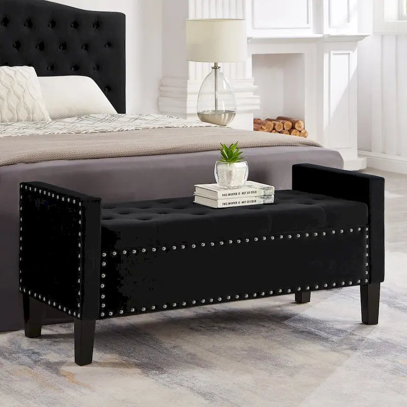 Banc de rangement capitonné à boutons avec garniture cloutée