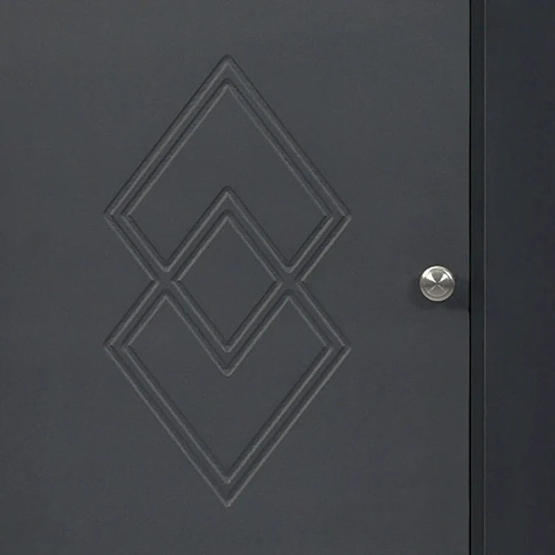 Hoher moderner Badezimmer-Eckschrank aus Holz mit Metallgriffen